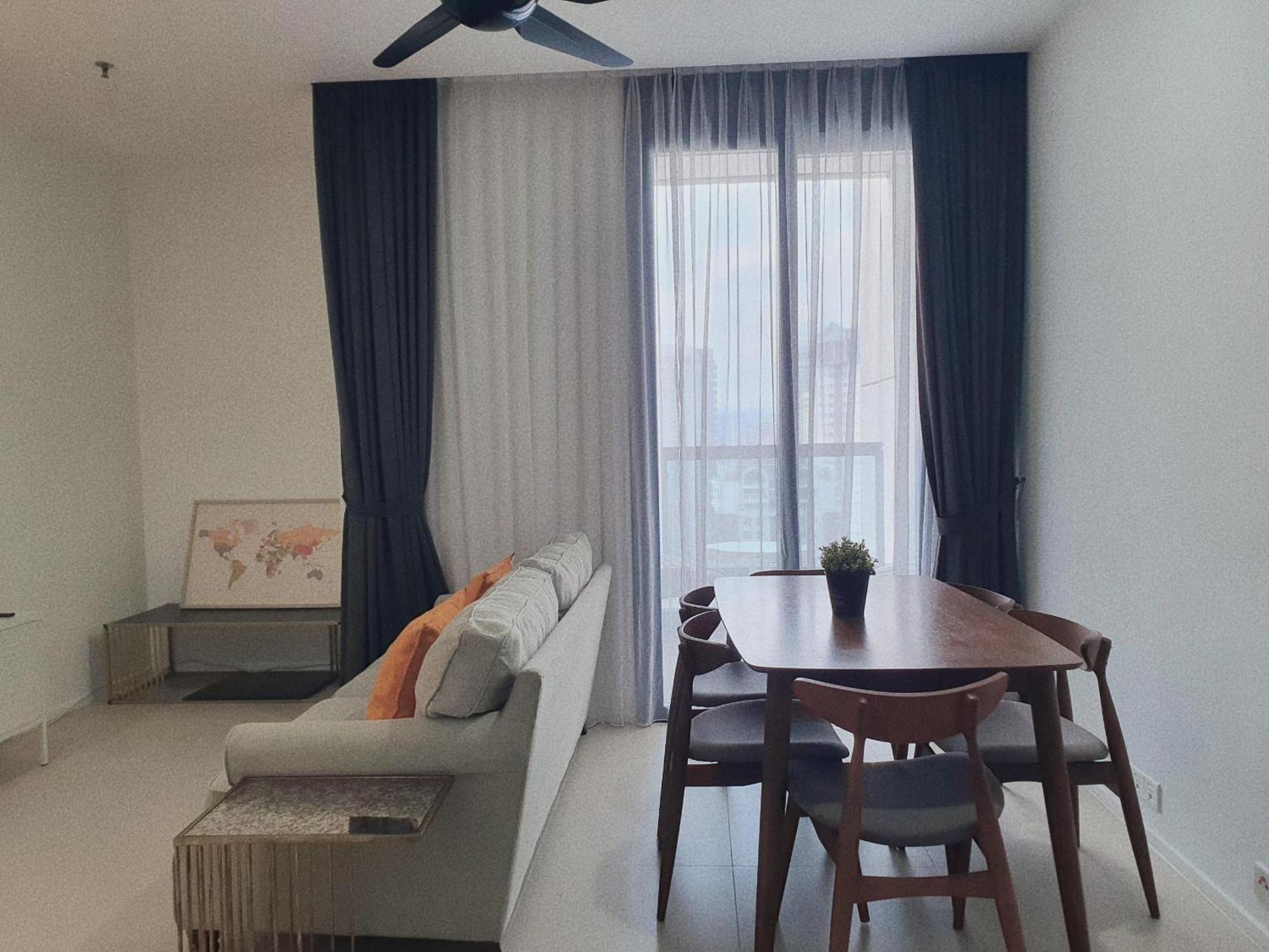 Apartment Arcoris Mont Kiara