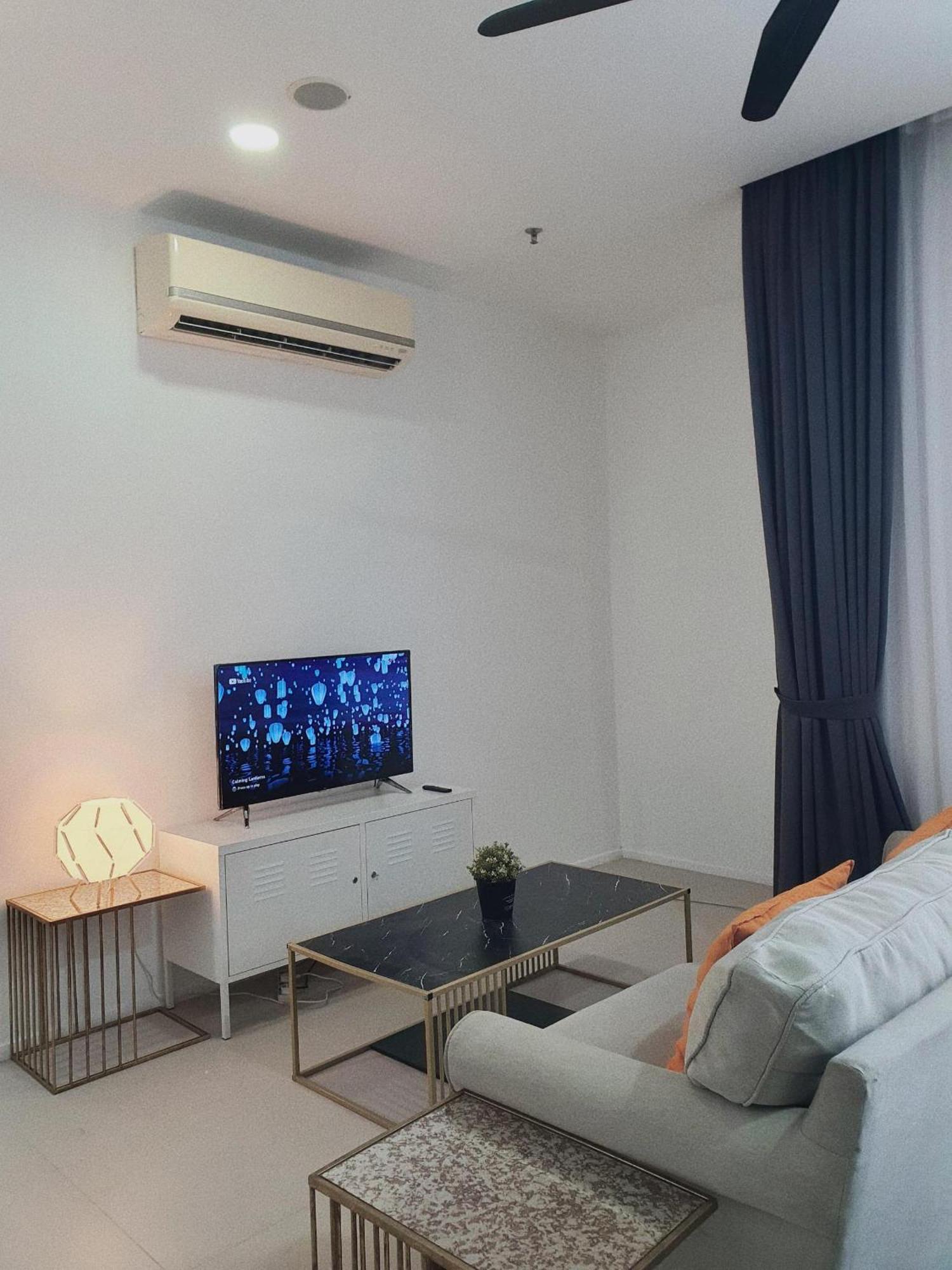 Apartment Arcoris Mont Kiara *